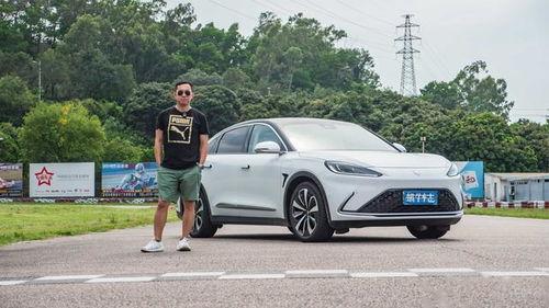 国产阿尔法试驾视频播放,驾驭未来，感受智能驾驶魅力-第1张图片-中文字幕在线观看亚洲日韩