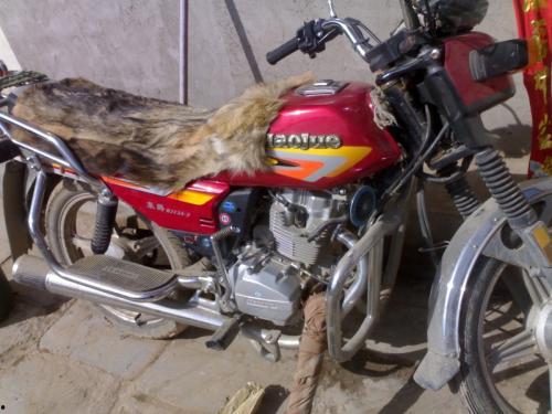 国产摩托车坐垫怎么拆视频-第2张图片-中文字幕在线观看亚洲日韩